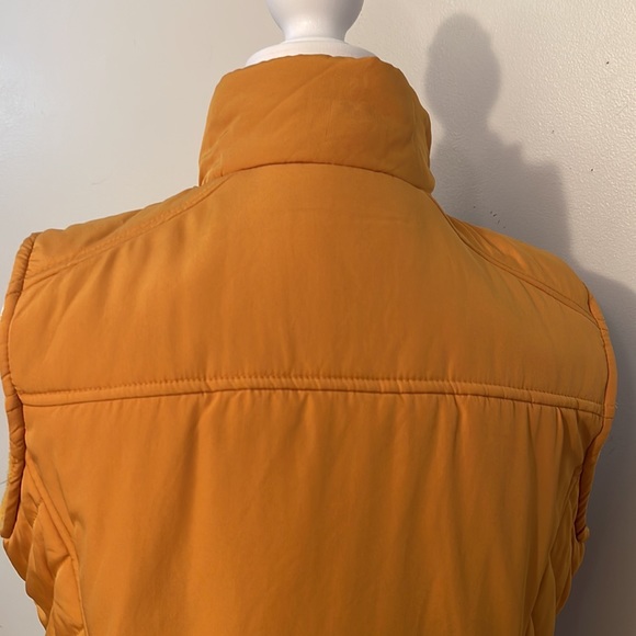 IZOD mustard, yellow, puffer vest size medium, zip front pockets (23G9C56) - Picture 9 of 14